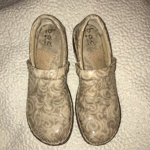 Comfortable work shoes/clogs